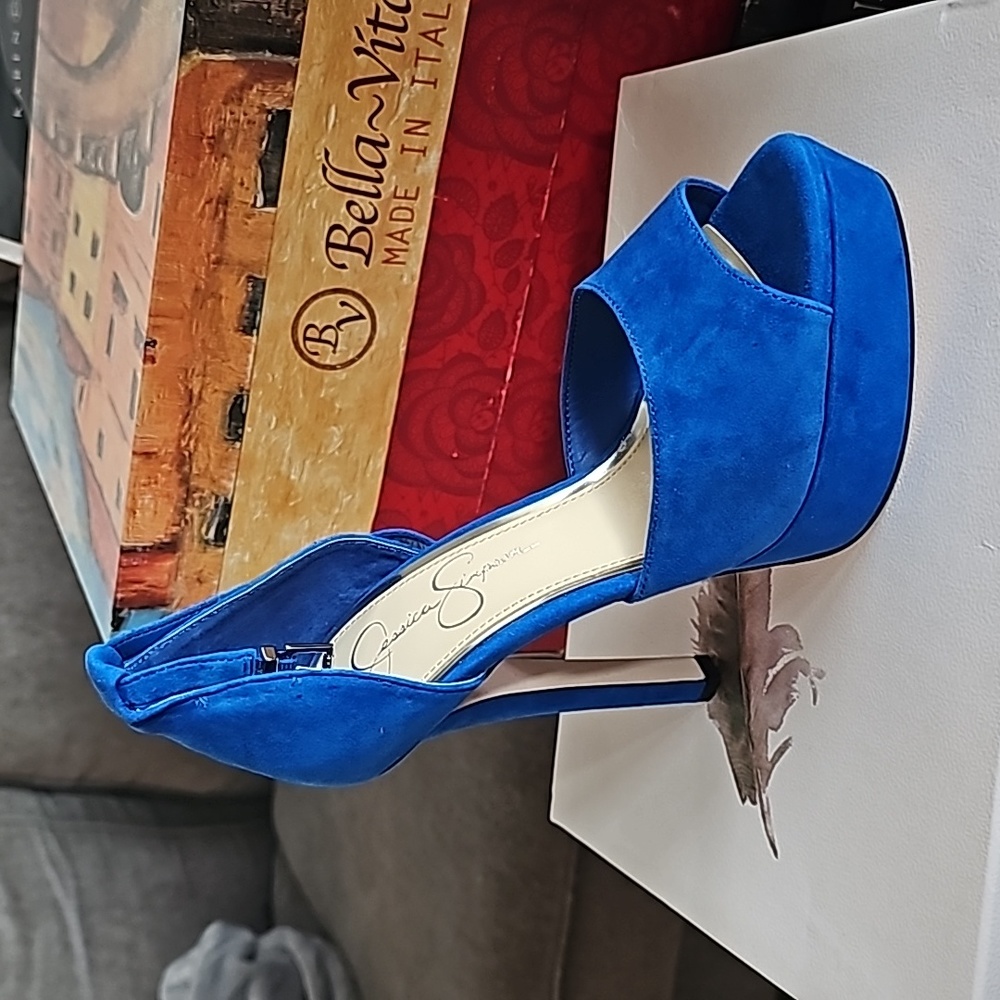 Size 7 new blue heels